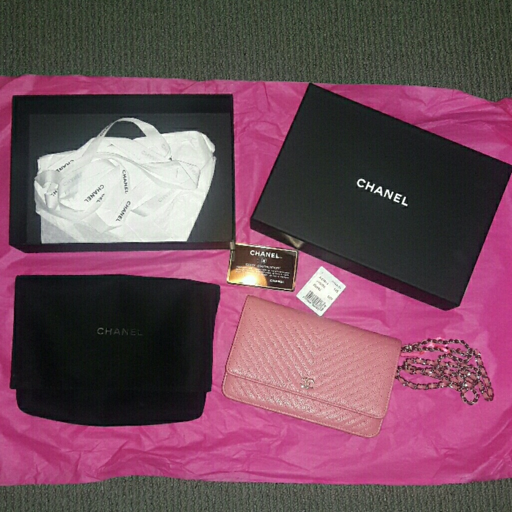 Chanel Pink Caviar Chevron chain Wallet - Picture 2 of 8